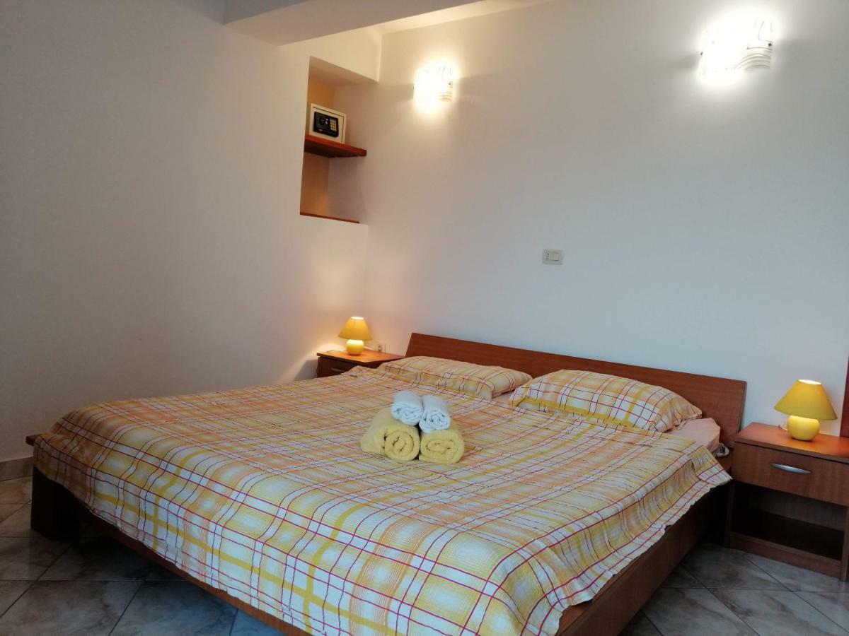 Gracia Apartments Funtana Kültér fotó